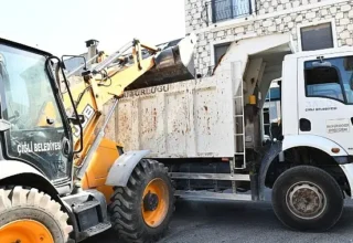 Çiğli’de moloza kararlı müdahale, halka çağrı…