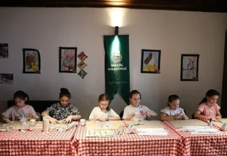 Çocuklar Sanat Atölyelerinde Hem Eğleniyor Hem Öğreniyor