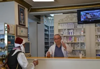 Nevşehir’de Sıcaktan Bunalan Vatandaşlara Limonata İkramı Yapılıyor
