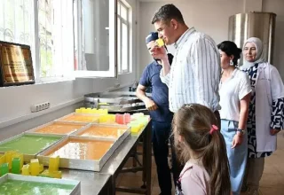 Şifalı Su Kadın Eliyle Sabuna Dönüşüyor