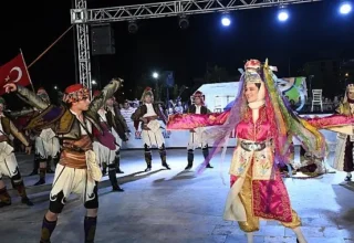 8 Ülke Torbalı’da Buluştu: Halk Dansları Geceye Damga Vurdu