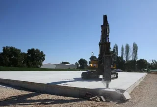 Alaaddinbey’de kaçak yapılara temelden müdahale