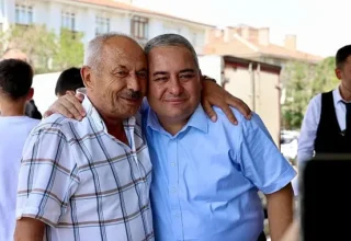 Başkan Özarslan Keçiören Esnafının Yanında