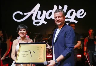 Buca’da Zafer Bayramı coşkusu Aydilge konseri ile taçlandı