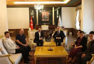 Çin Halk Cumhuriyeti Büyükelçisi Xuebin, Belediye Başkanı Arı’yı Ziyaret Etti