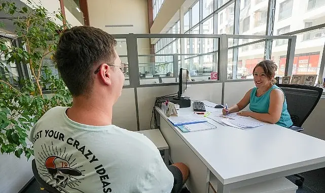 Gaziemir Belediyesi’nden öğrencilere YKS tercih desteği