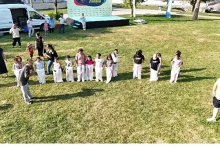 Halat çekme yarışının galibi Kandıralı çocuklar