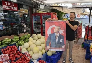 Konak Belediyesi’nden esnafa 30 Ağustos hediyesi