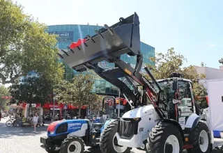 Edremit Belediyesi’ne 5 yeni iş makinası
