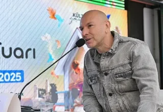 Demir Demirkan bu kez edebiyat sahnesinde hayranları ile buluştu