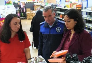 Bayraklı’da marketlere sıkı denetim