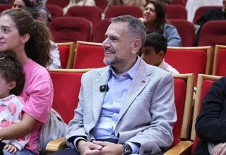 Bayrampaşa Belediyesi’nin çocuk şenliğinde doyasıya eğlence