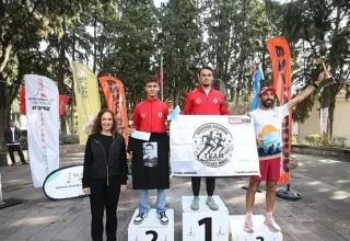 Karşıyaka’da 1500 kişi Ata’dan Ana’ya koştu!