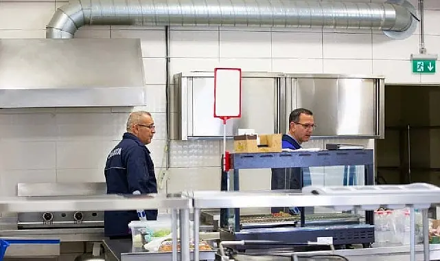 Narlıdere Belediyesi Zabıta ekiplerinden okul kantinlerine sıkı denetim