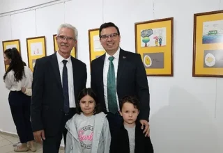 Rıfat Ilgaz’ın Öksüz Civciv’i çocukların karikatürlerinde hayat buldu