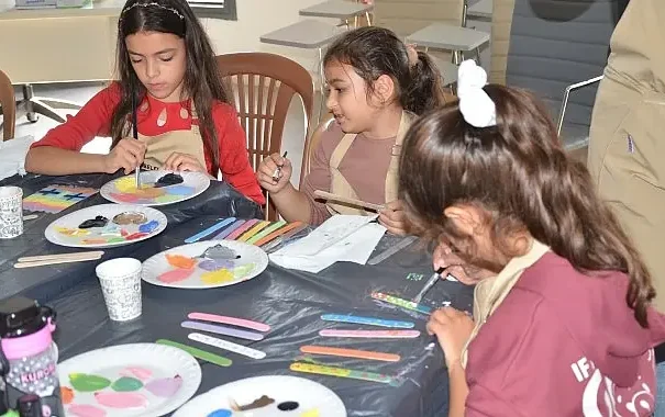 Üretici Memnun, Tüketici Memnun: Üretici Pazarı Efes Tarlası Yaşam Köyü’nde bereketiyle devam ediyor