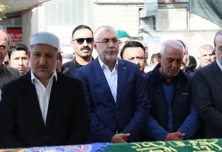 Yangında hayatını kaybedenler son yolculuğa uğurlandı