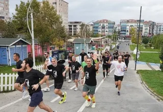 Yüzlerce Kişi Ata’ya Saygı İçin Koştu